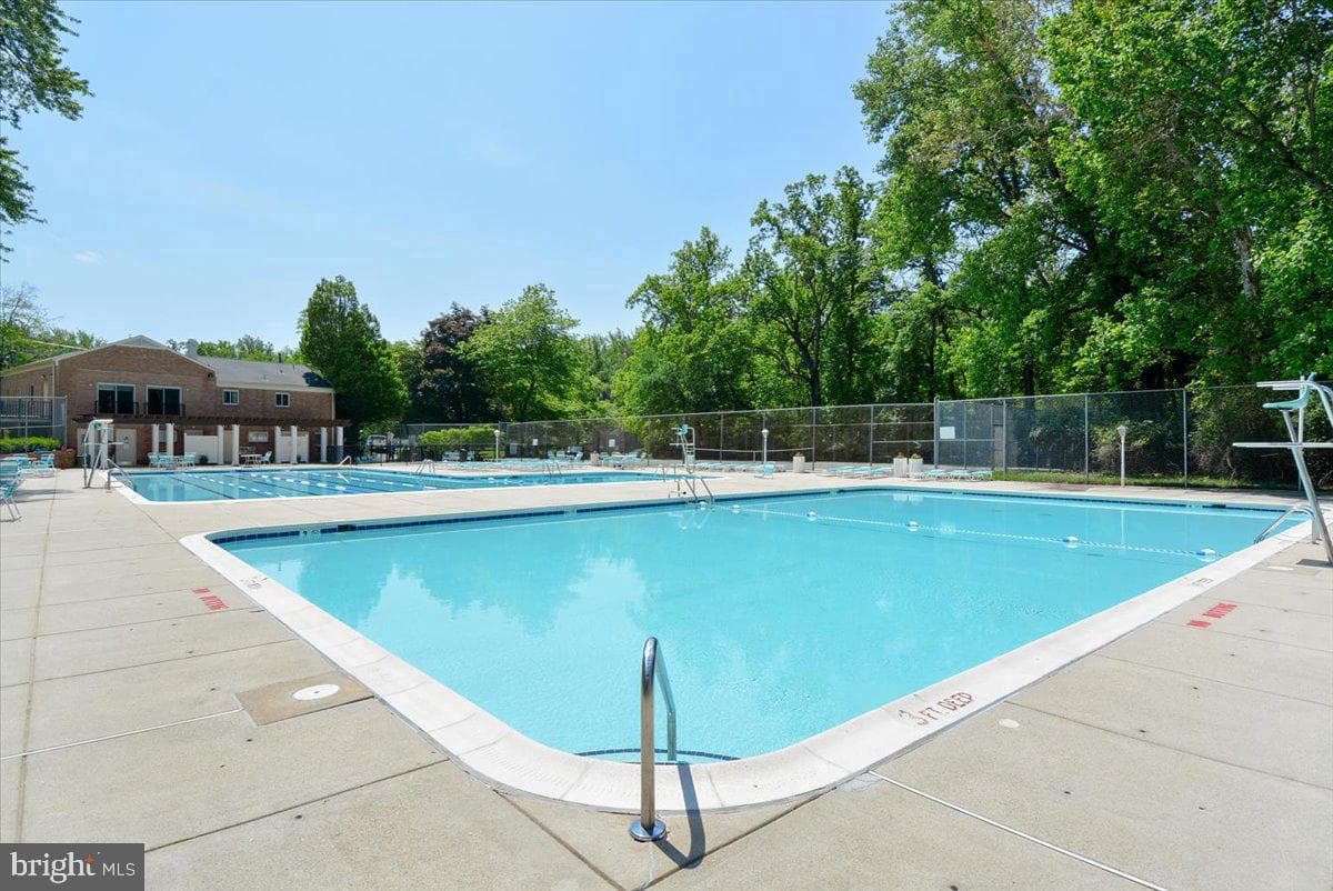 10518 Weymouth Street #102 photo 21
