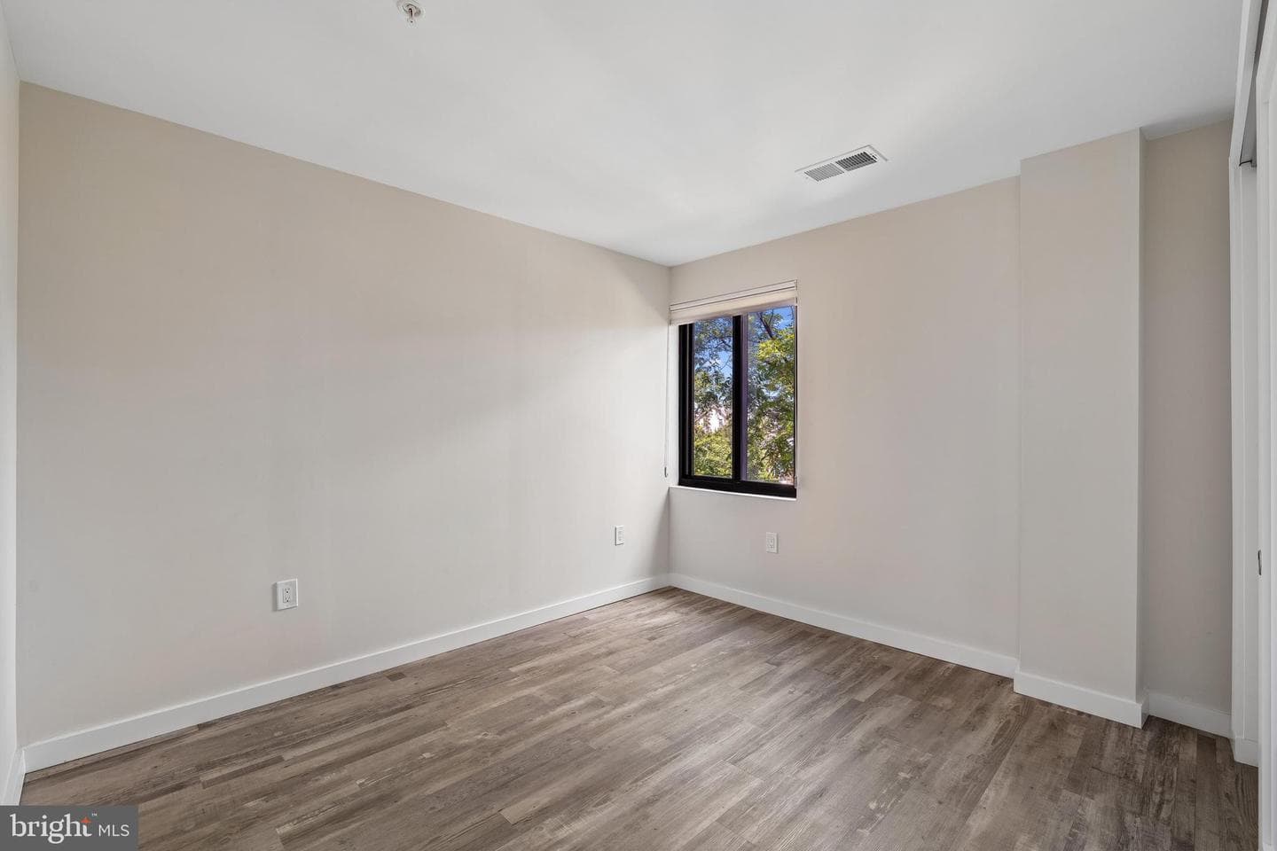 700 Roeder Road #401 photo 21
