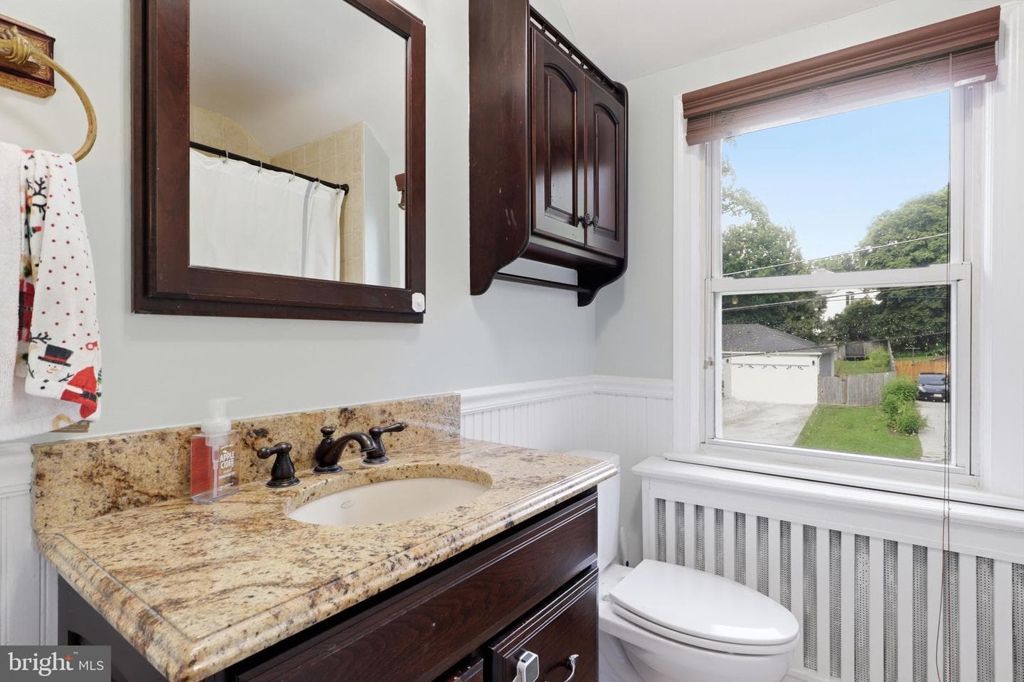 10211 Sutherland Road photo 22
