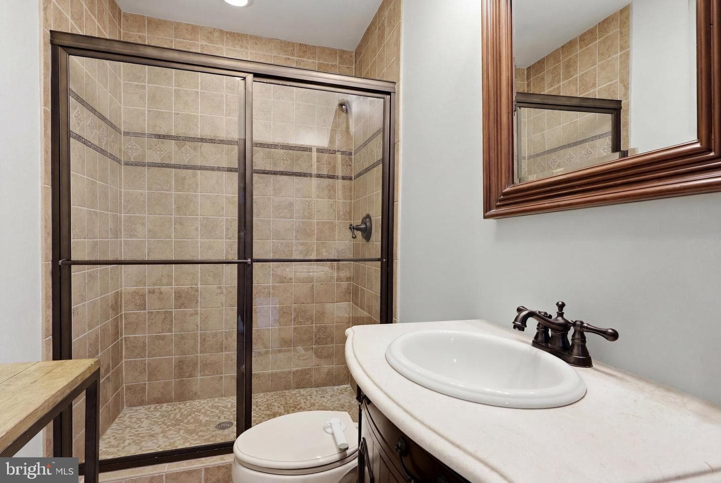 10211 Sutherland Road photo 23