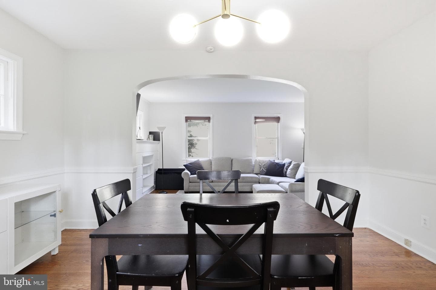 10211 Sutherland Road photo 7
