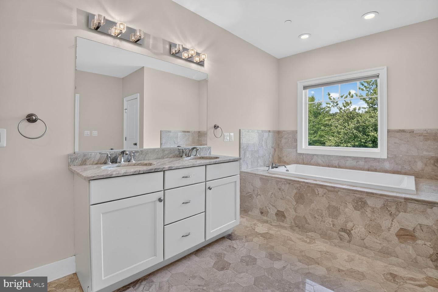 13828 Travilah Road photo 48