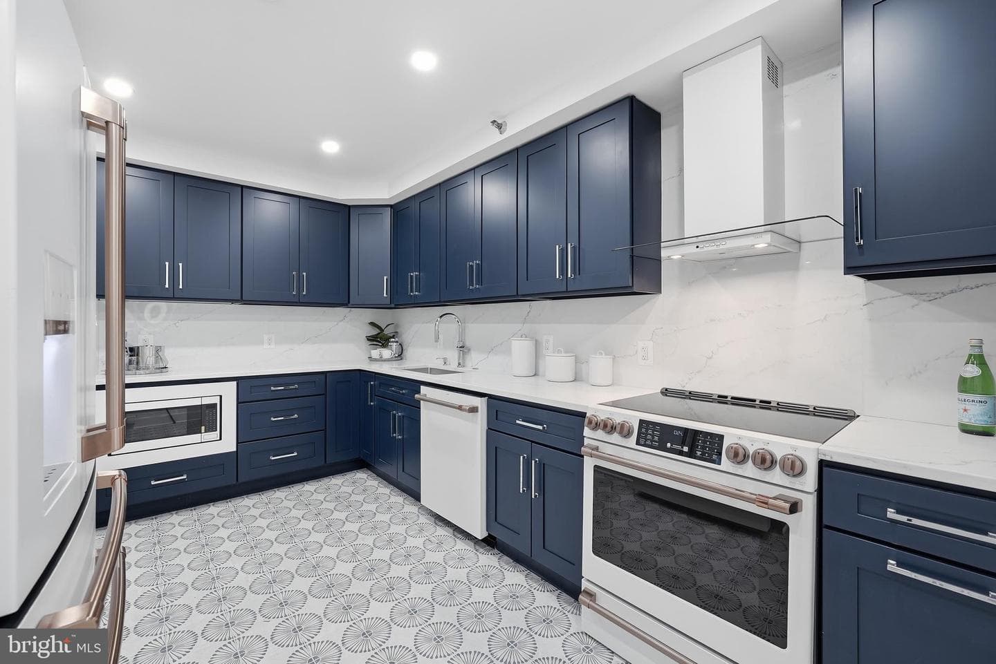 4550 N Park Avenue #807 photo 8