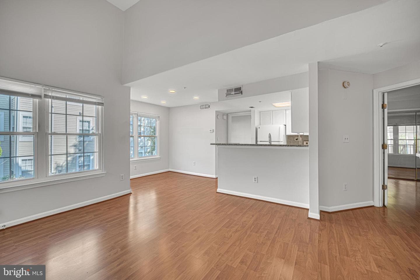 907 Hillside Lake Terrace #512 photo 5