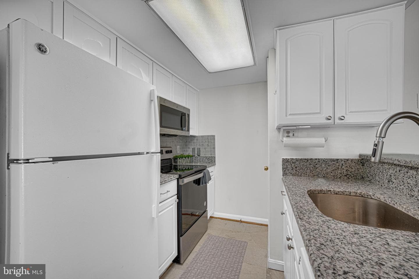 907 Hillside Lake Terrace #512 photo 8