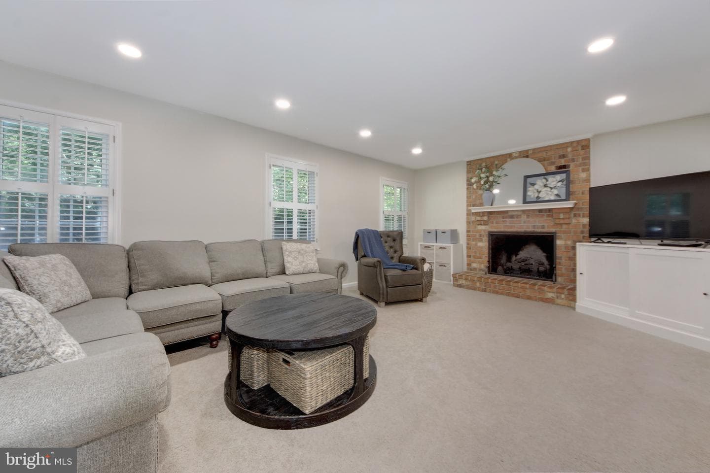 1038 Carnation Drive photo 11