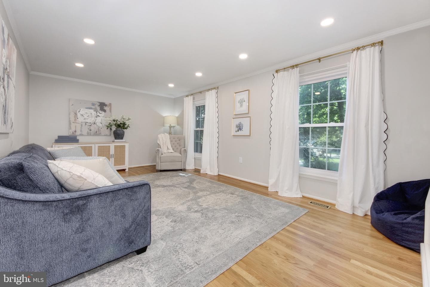 1038 Carnation Drive photo 3