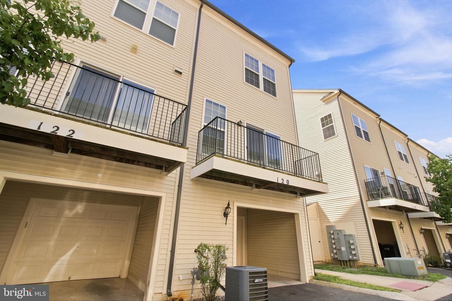 120 Prado #2301 photo 24