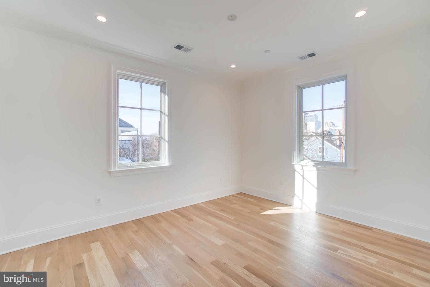 4422 Walsh Street photo 51