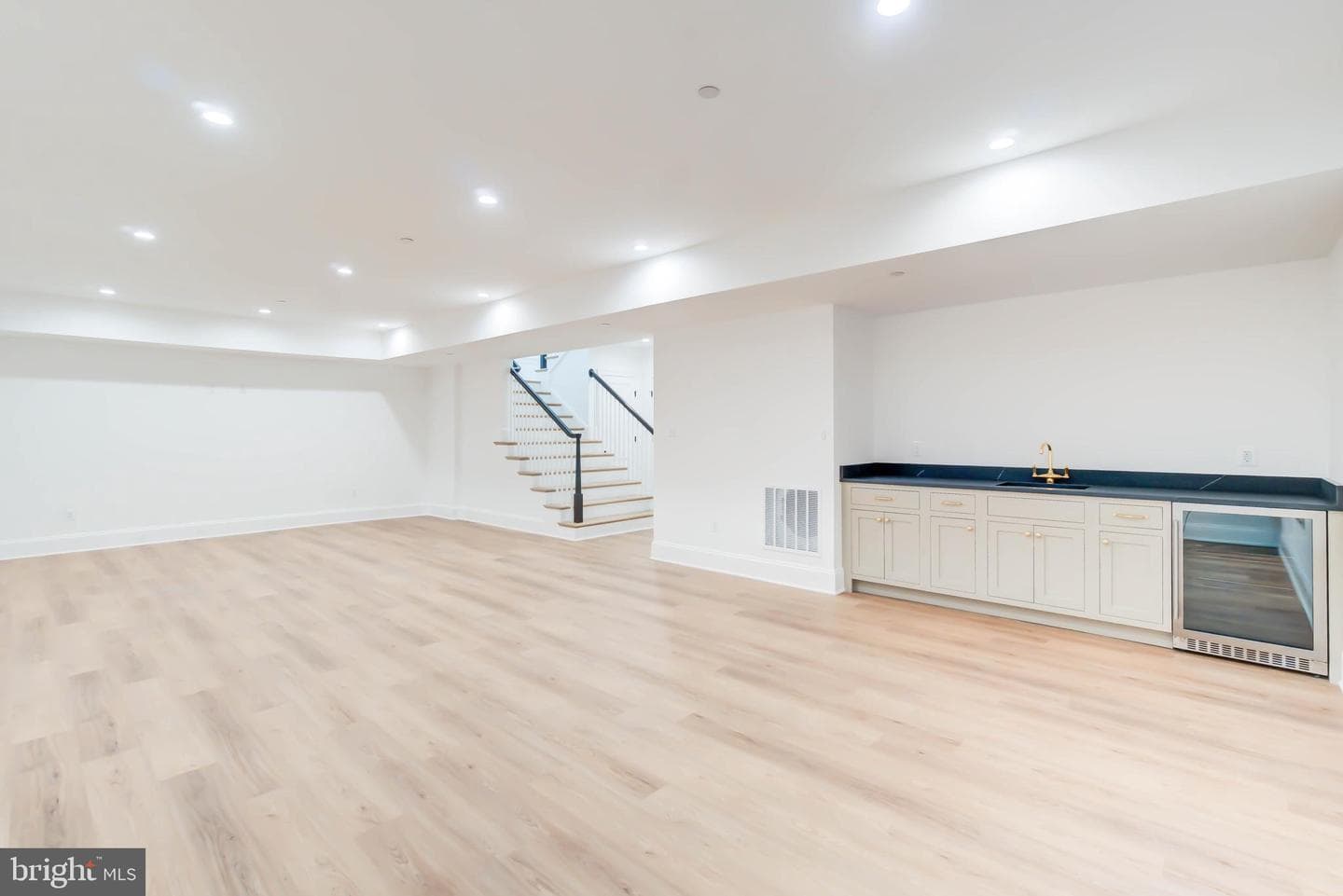 4422 Walsh Street photo 64