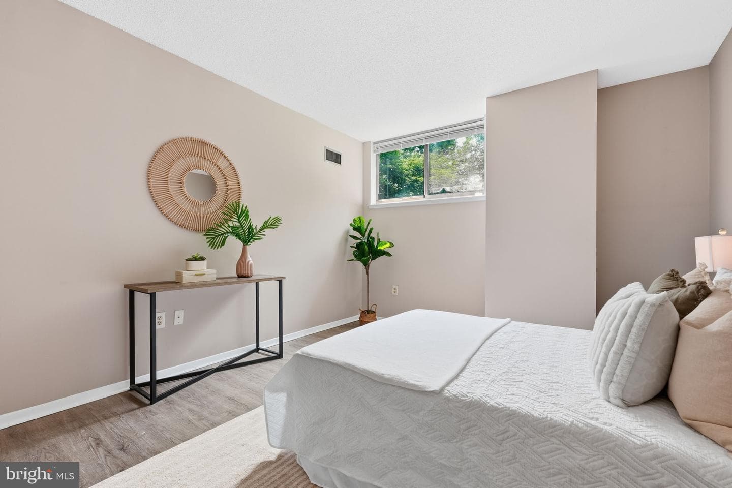 7111 Woodmont Avenue #106 photo 10