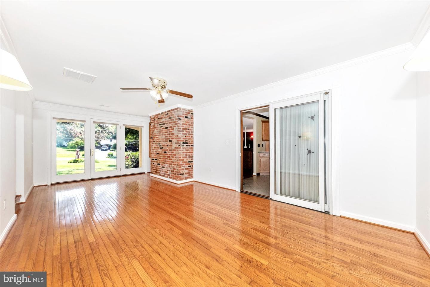 20432 Greenfield Road photo 9