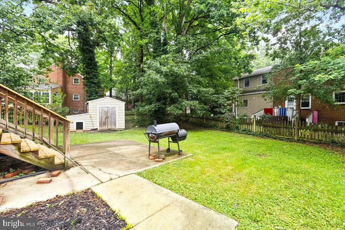 5901 Euclid photo 33