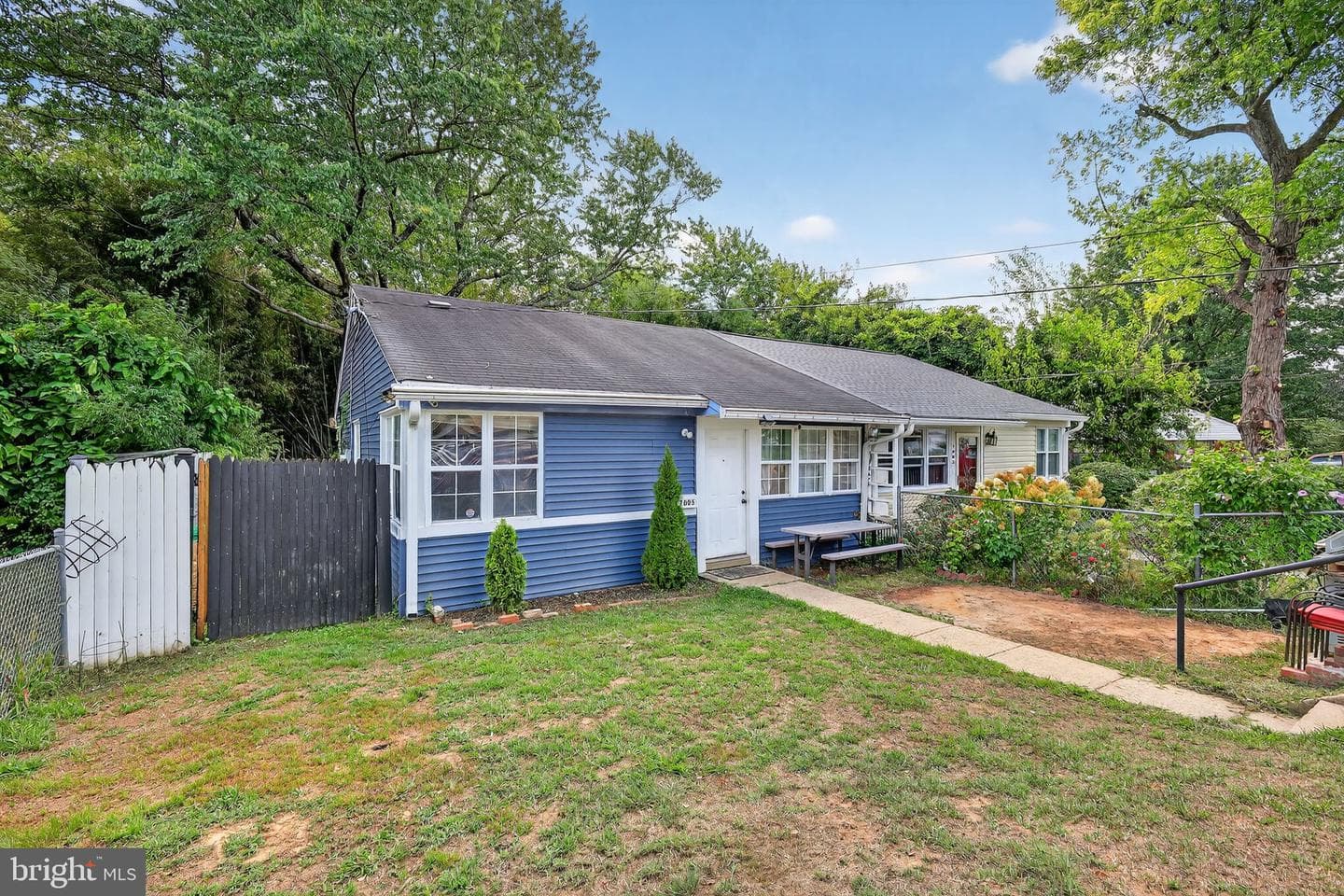 7805 Oxman Road photo 2