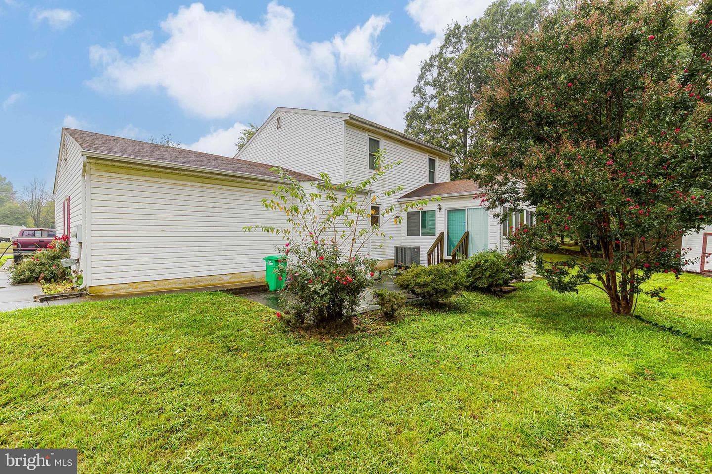 701 Cedar Boulevard photo 25