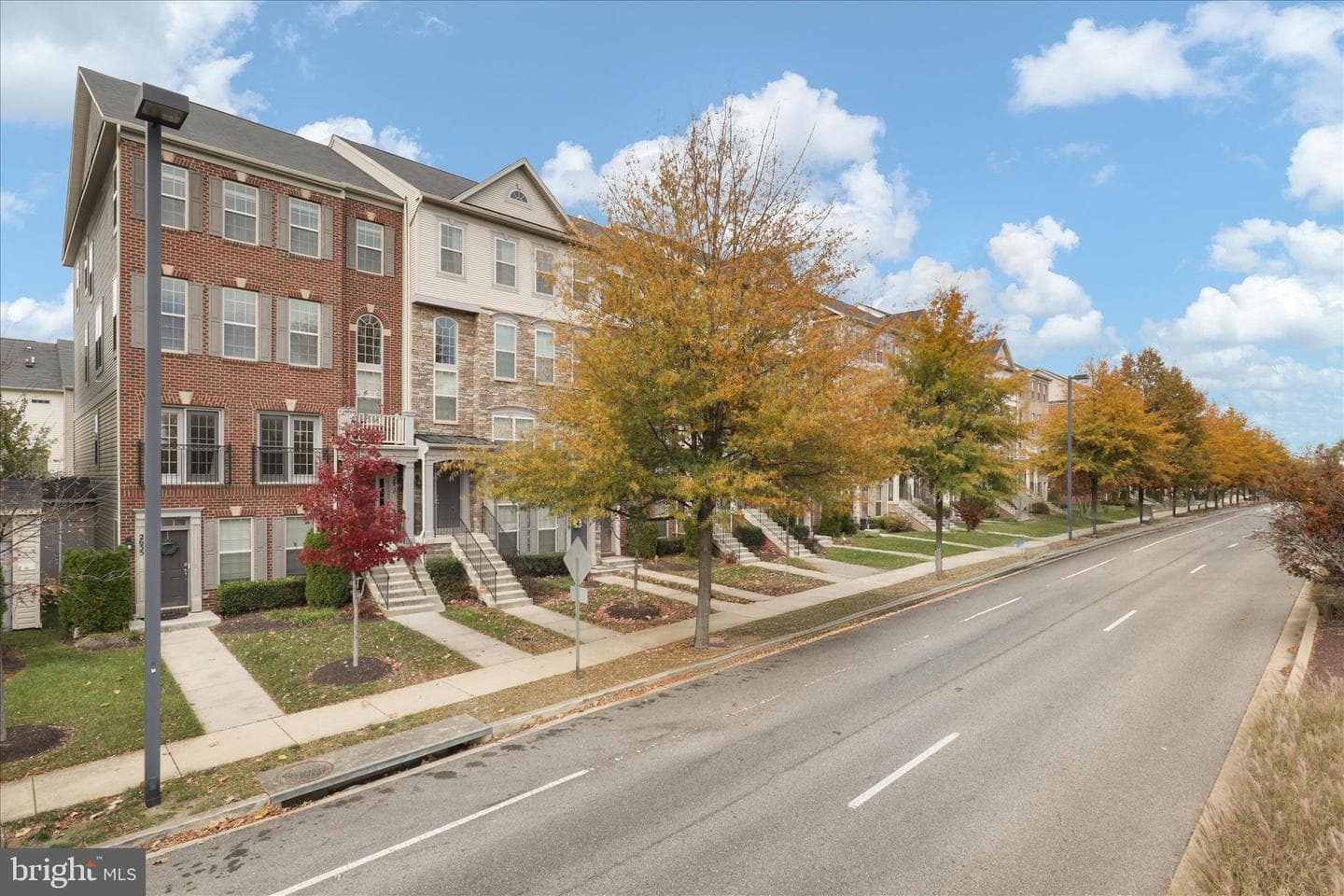 2633 Campus Way N photo 3
