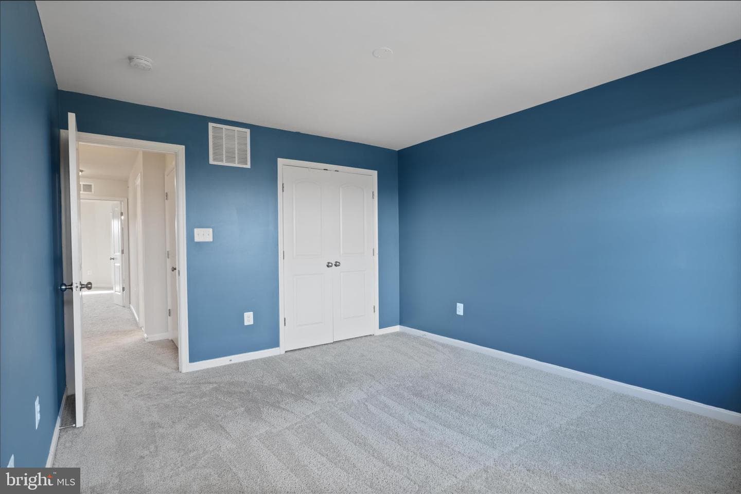 2633 Campus Way N photo 32
