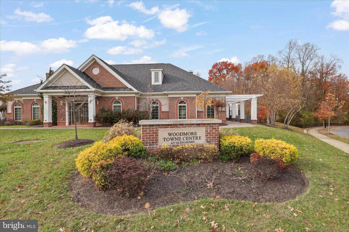 2633 Campus Way N photo 39