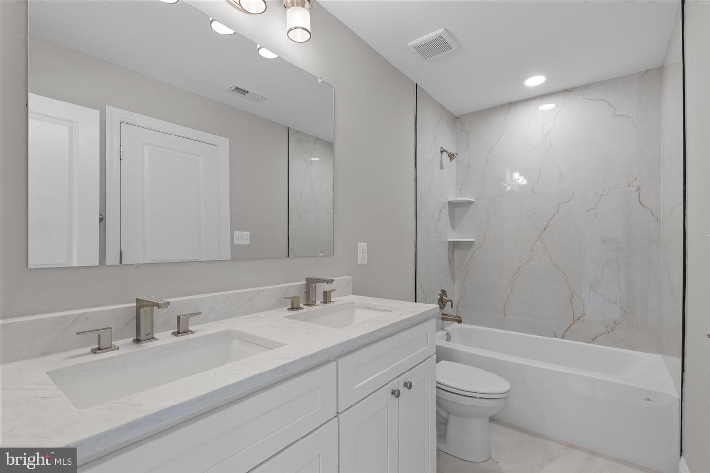 200 Lismore Drive photo 31