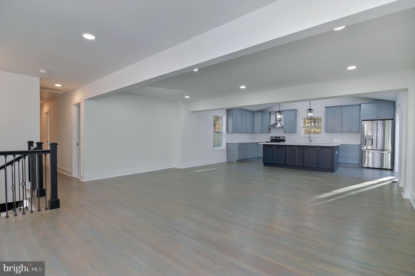2016 Spring Grove Drive photo 5