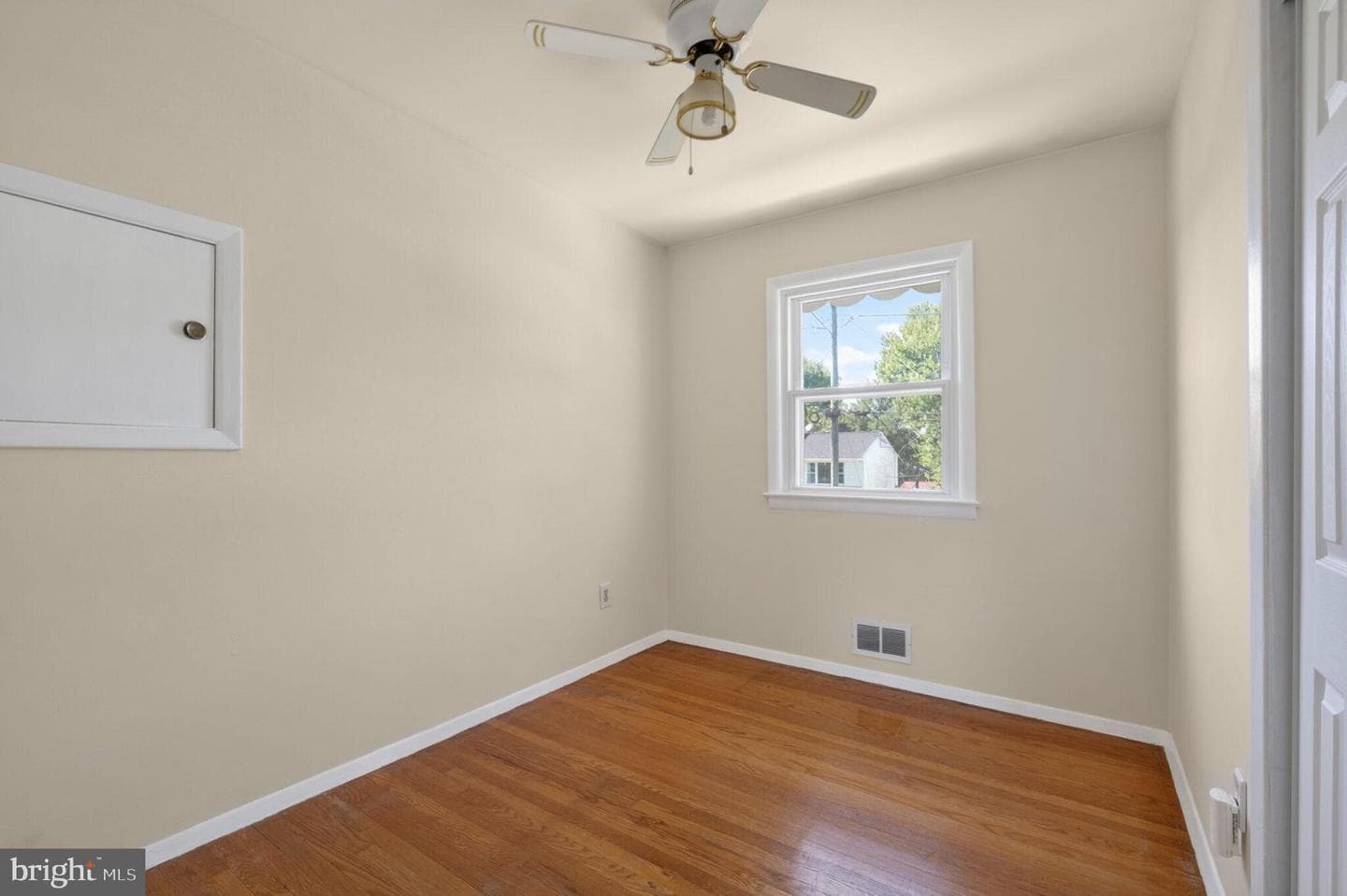 7507 Dover Lane photo 16