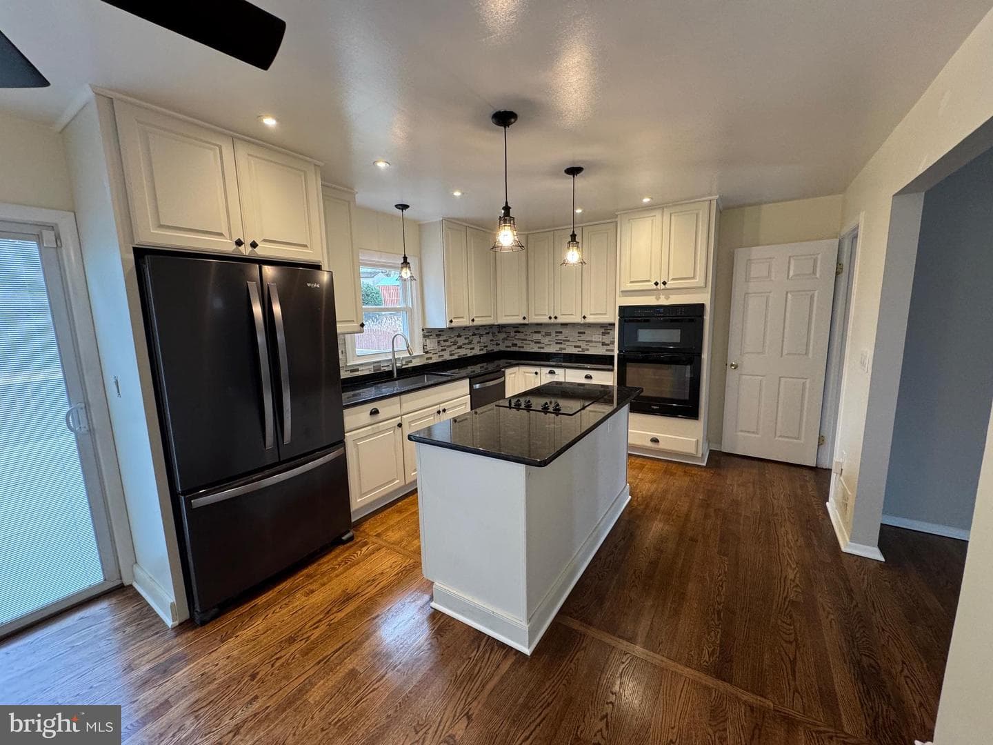 6707 Lamont Drive photo 3