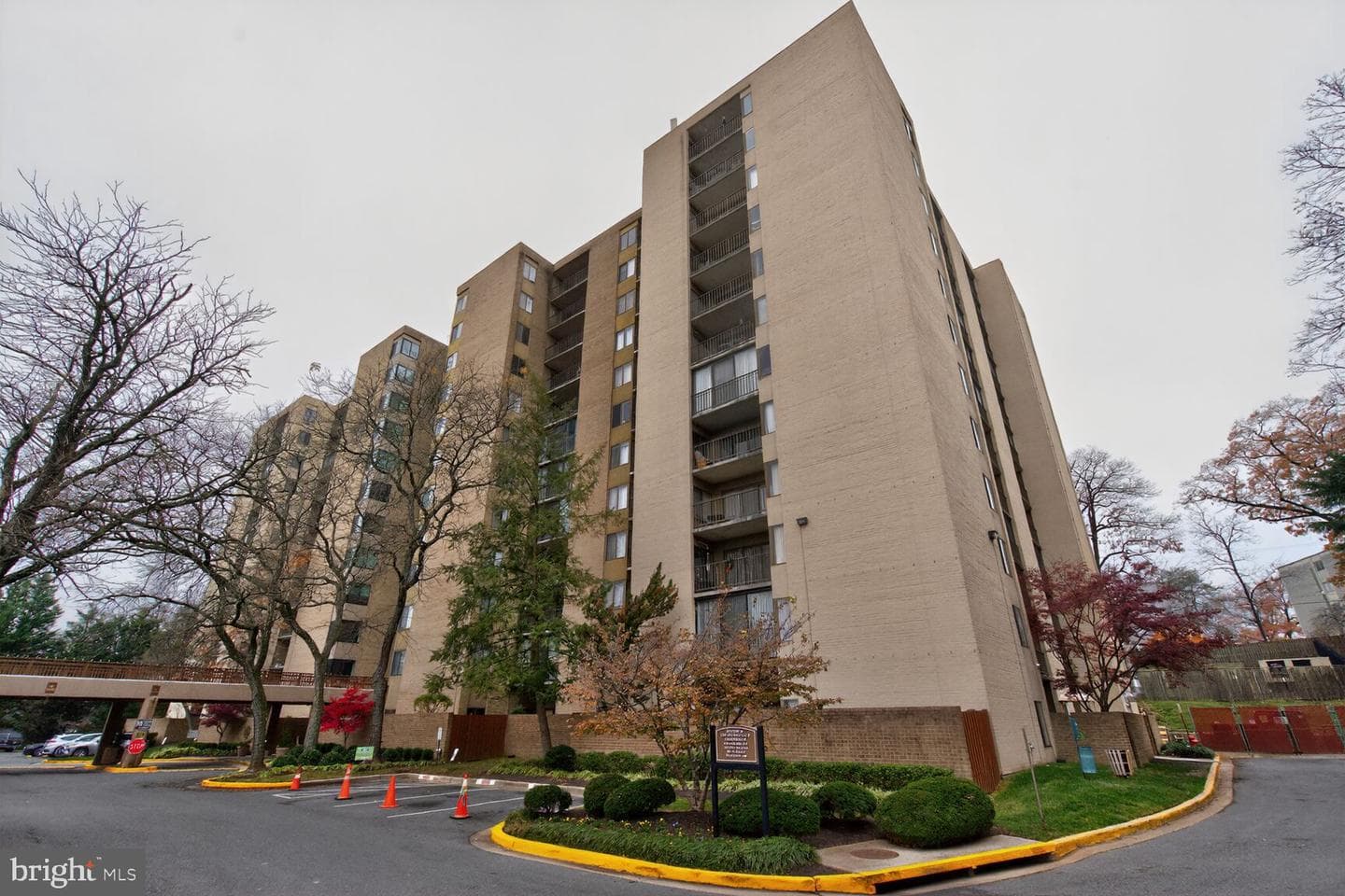 9200 Edwards Way #811