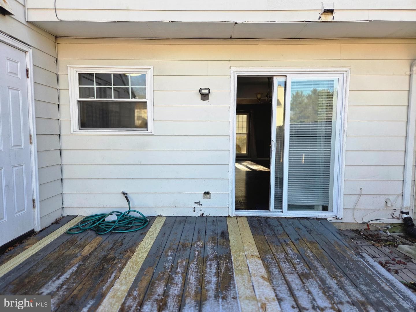 2263 Prince Of Wales Court photo 19