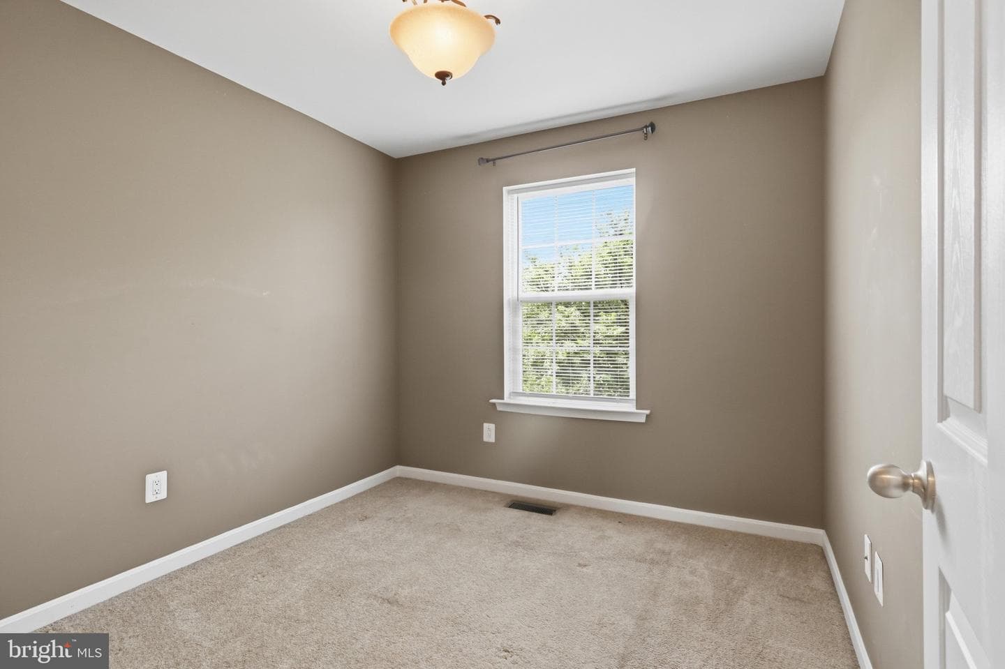 9519 Weshurst Lane photo 24