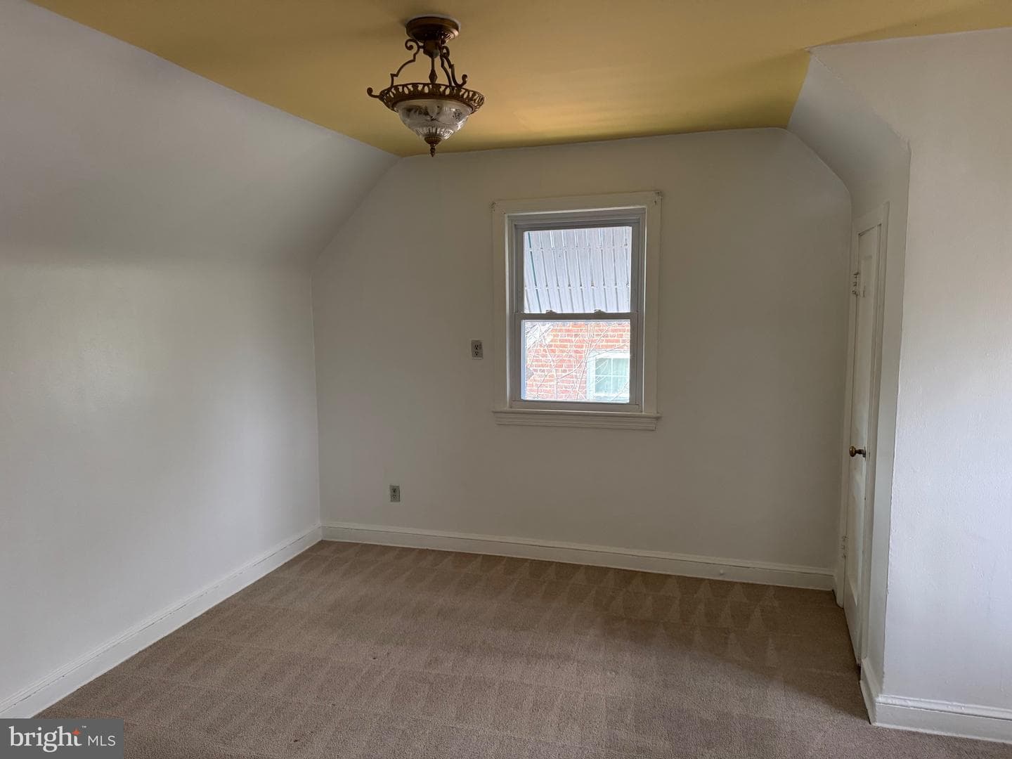 5444 Varnum Street photo 8