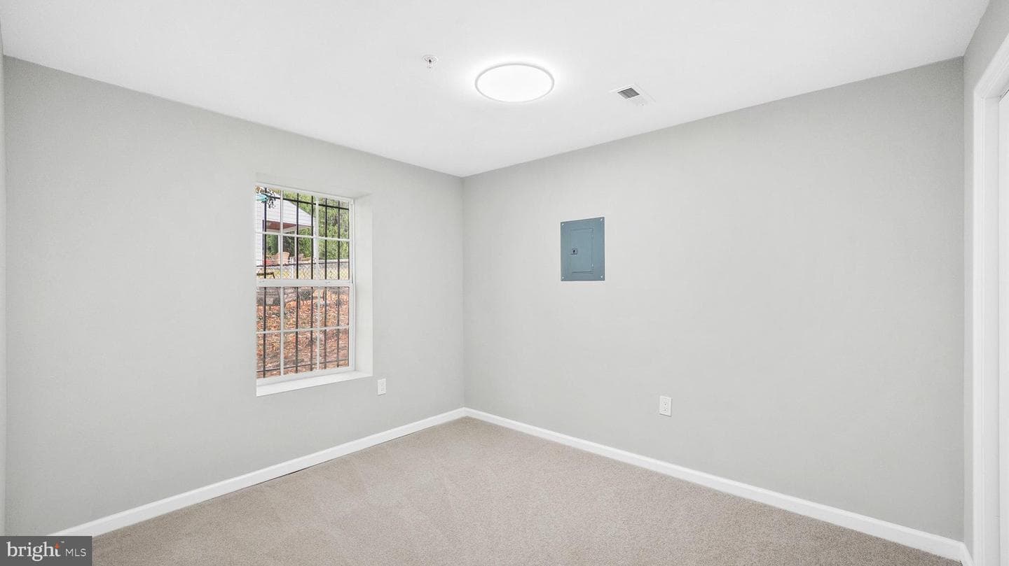 921 Balboa Avenue photo 31