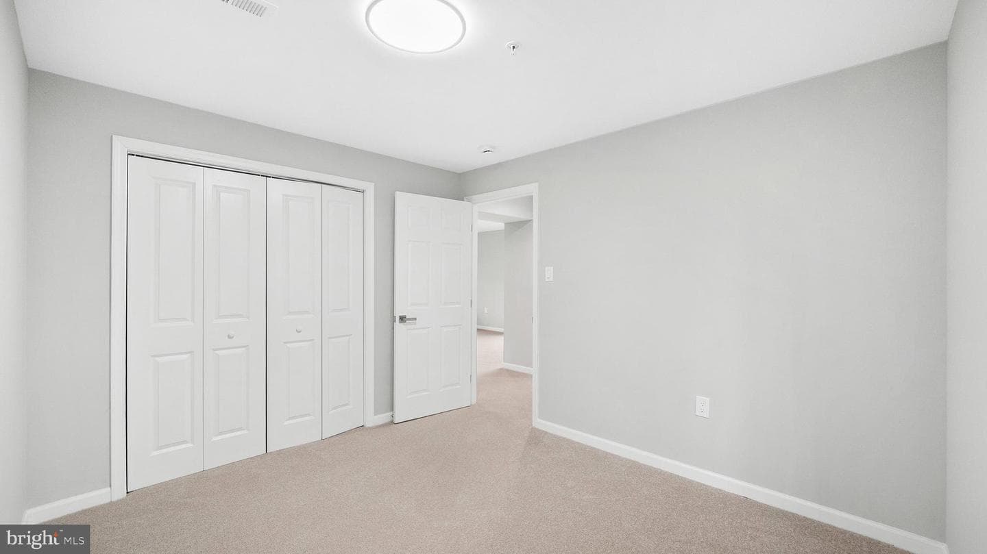 921 Balboa Avenue photo 32
