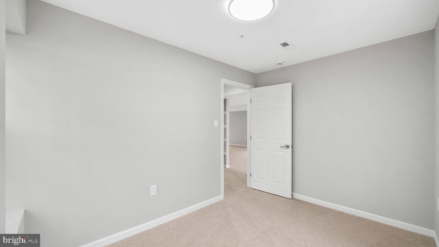 921 Balboa Avenue photo 34