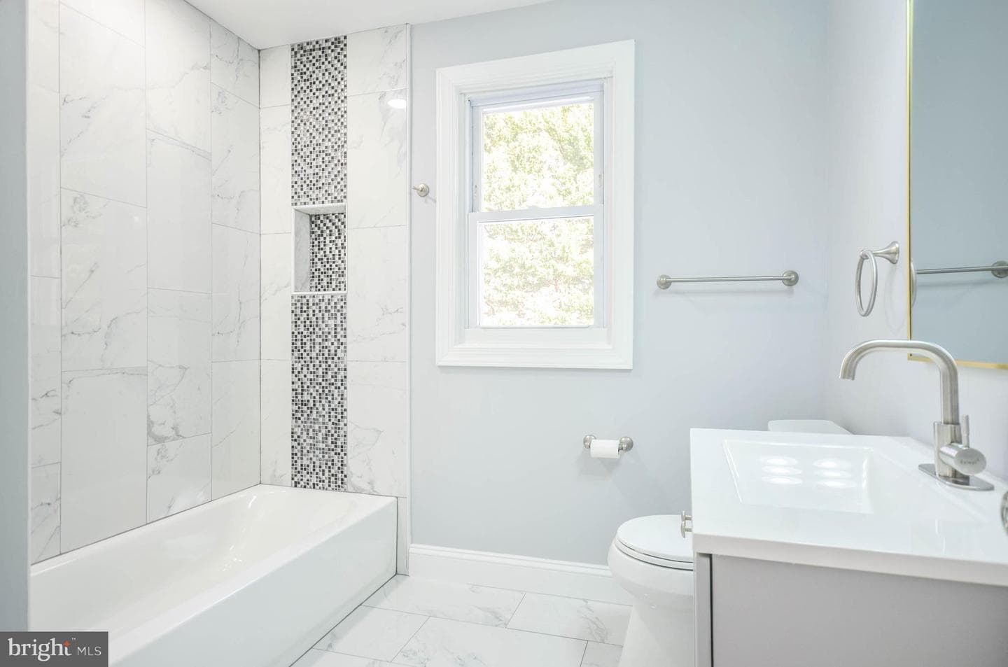 7009 Adelphi Road photo 29