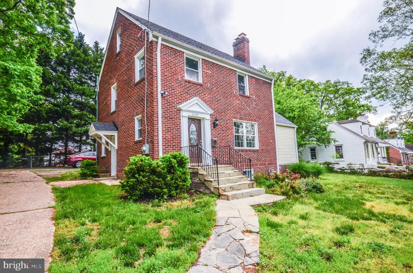 7009 Adelphi Road photo 4