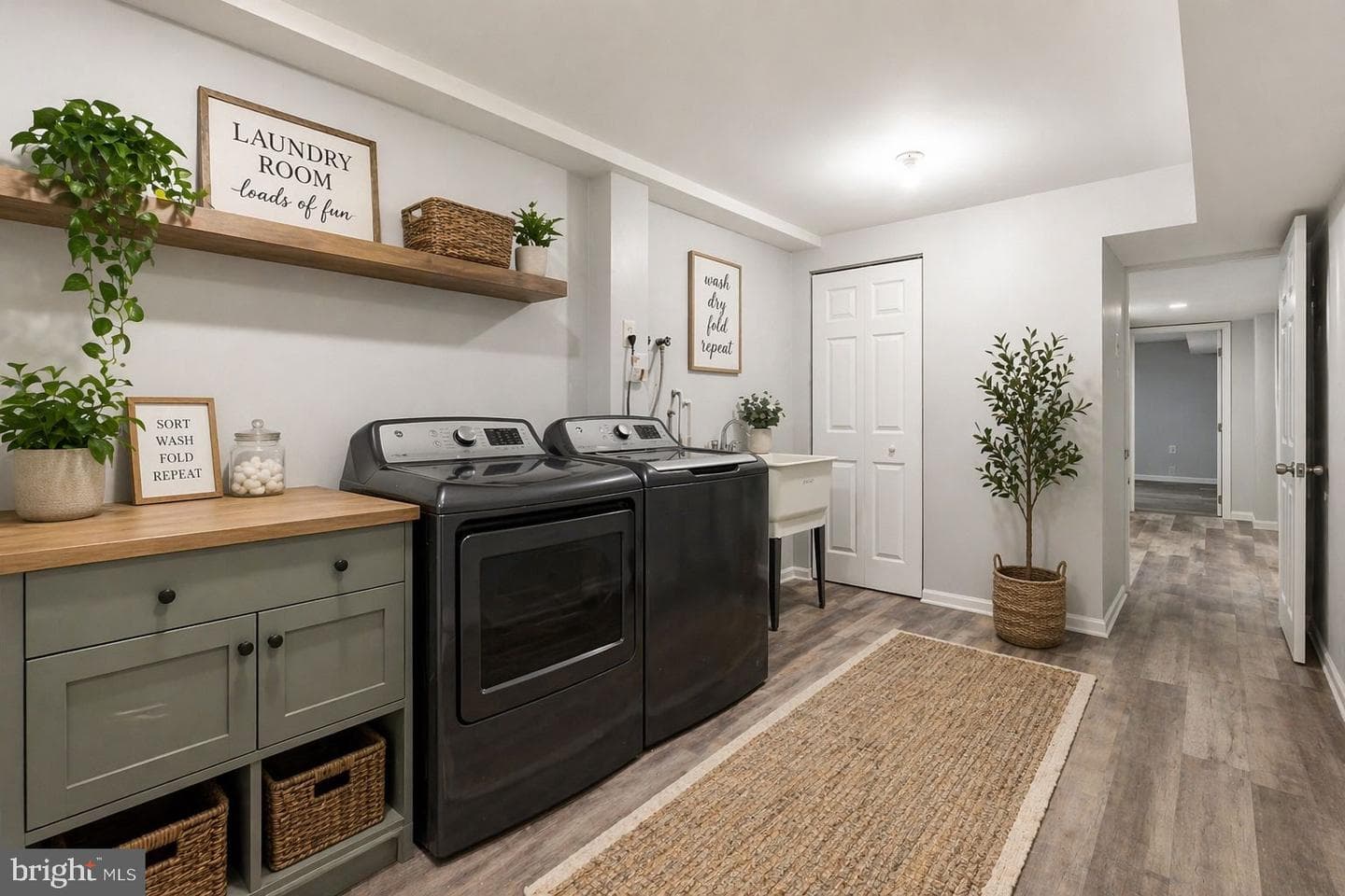 10000 Carnot Drive photo 34