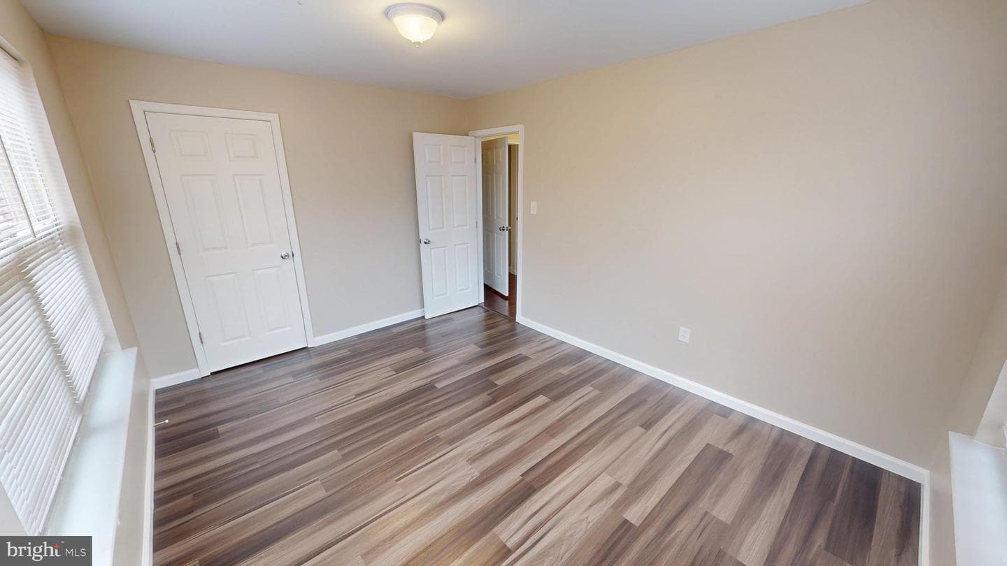 725 Gleneagles Drive photo 35
