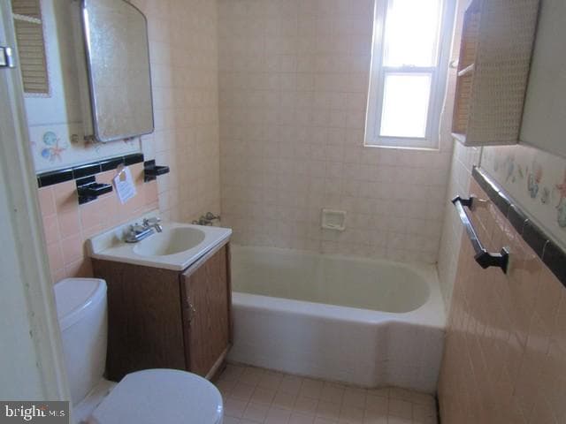 2415 Fordham Place photo 9
