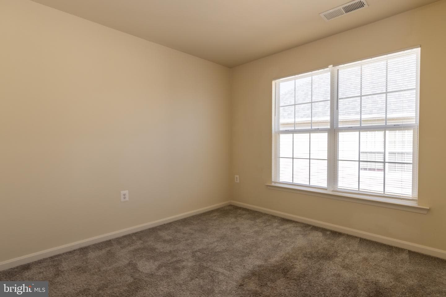 9814 Traver Street photo 35