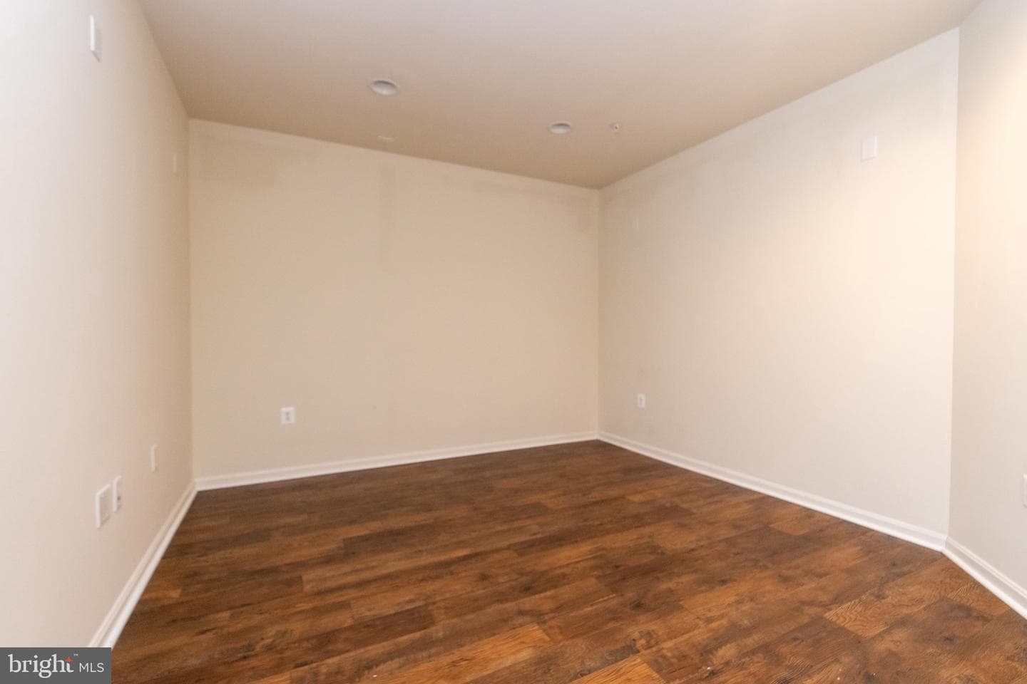 9814 Traver Street photo 60