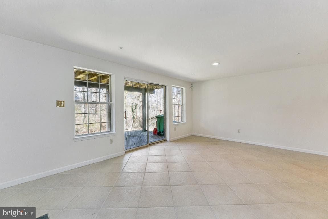 9102 Erfurt Court photo 37