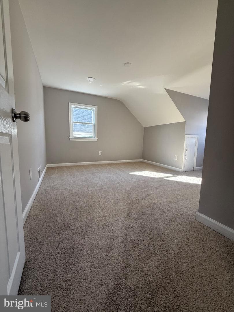 5819 Crown Street photo 13