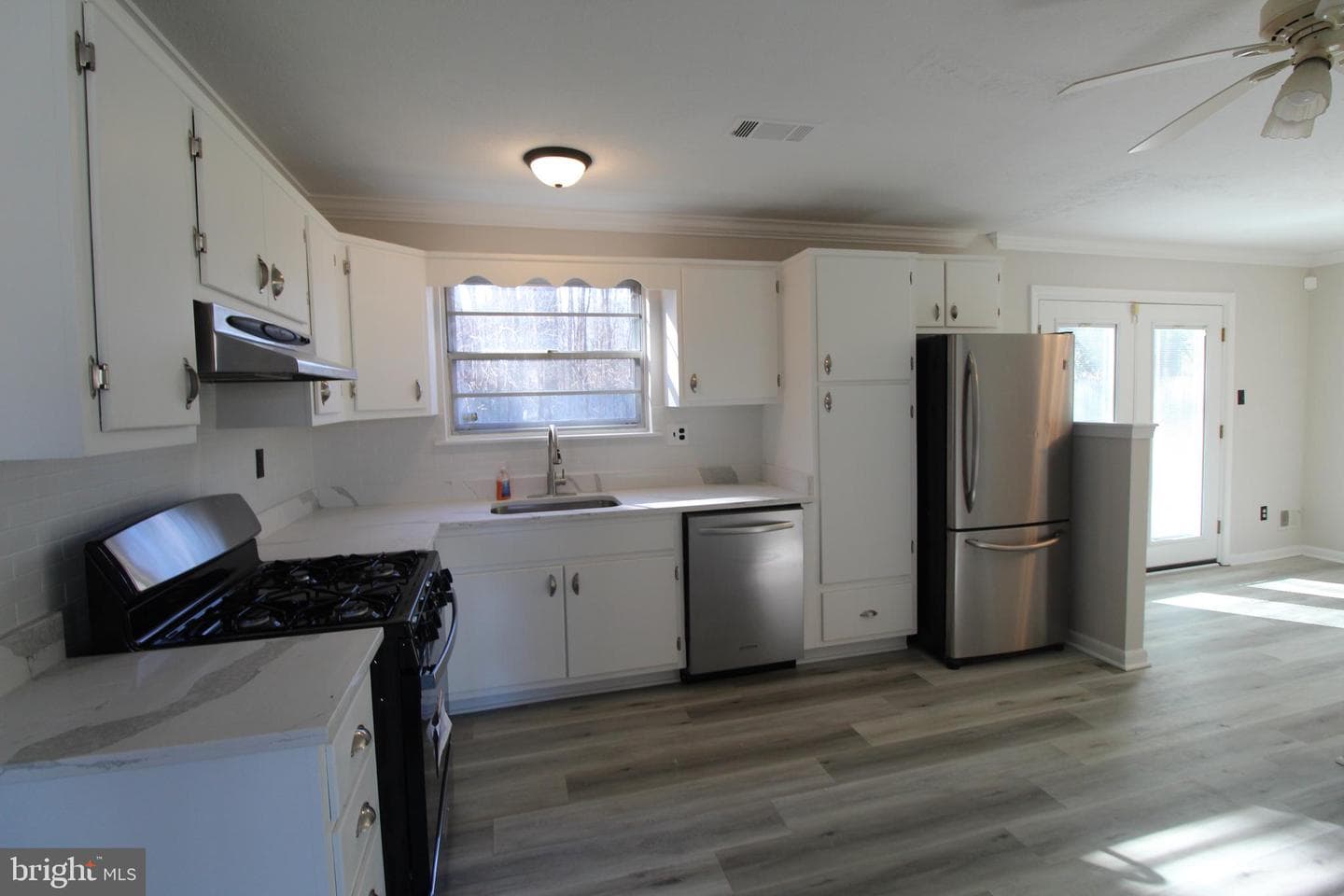 7015 Dower House Road photo 11