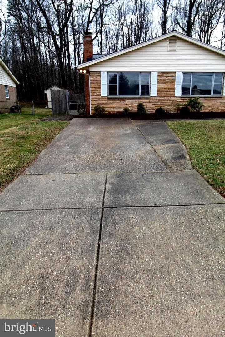 7015 Dower House Road photo 3