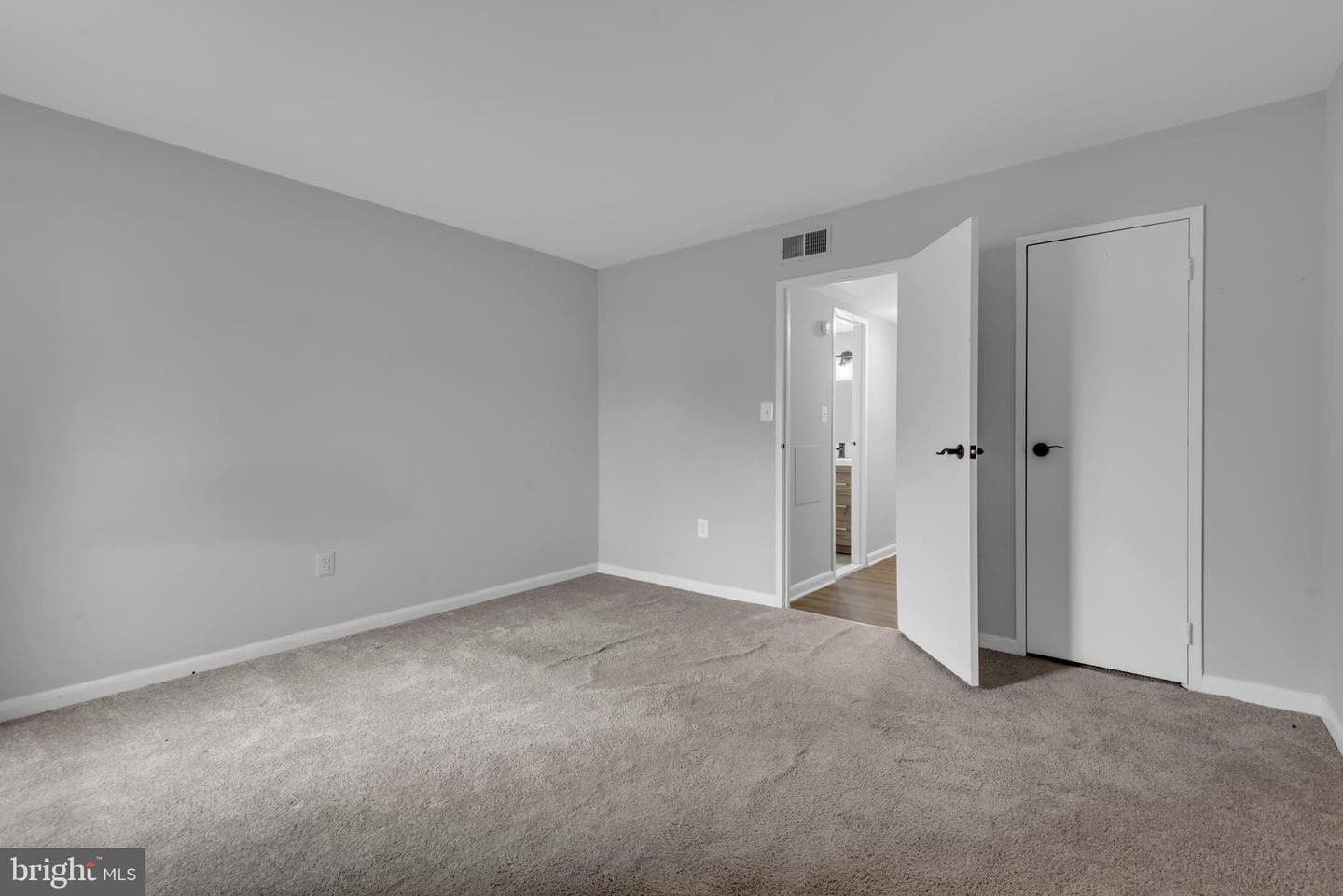 6916 Hanover Parkway #100 photo 18