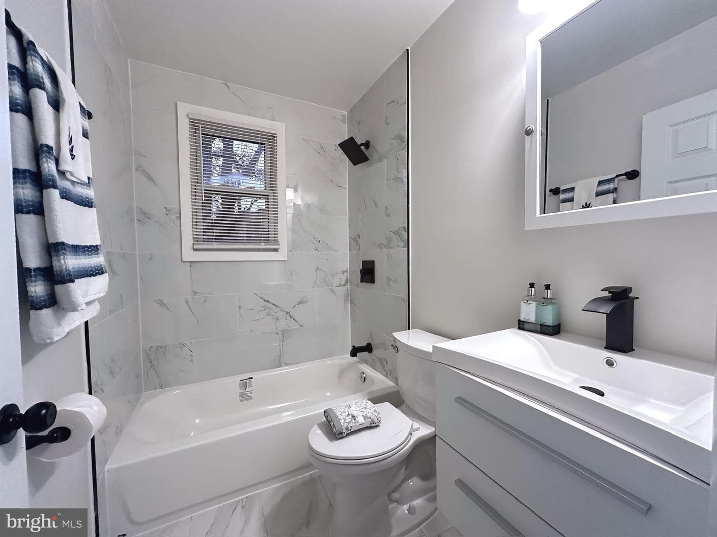2503 Easton Street photo 11