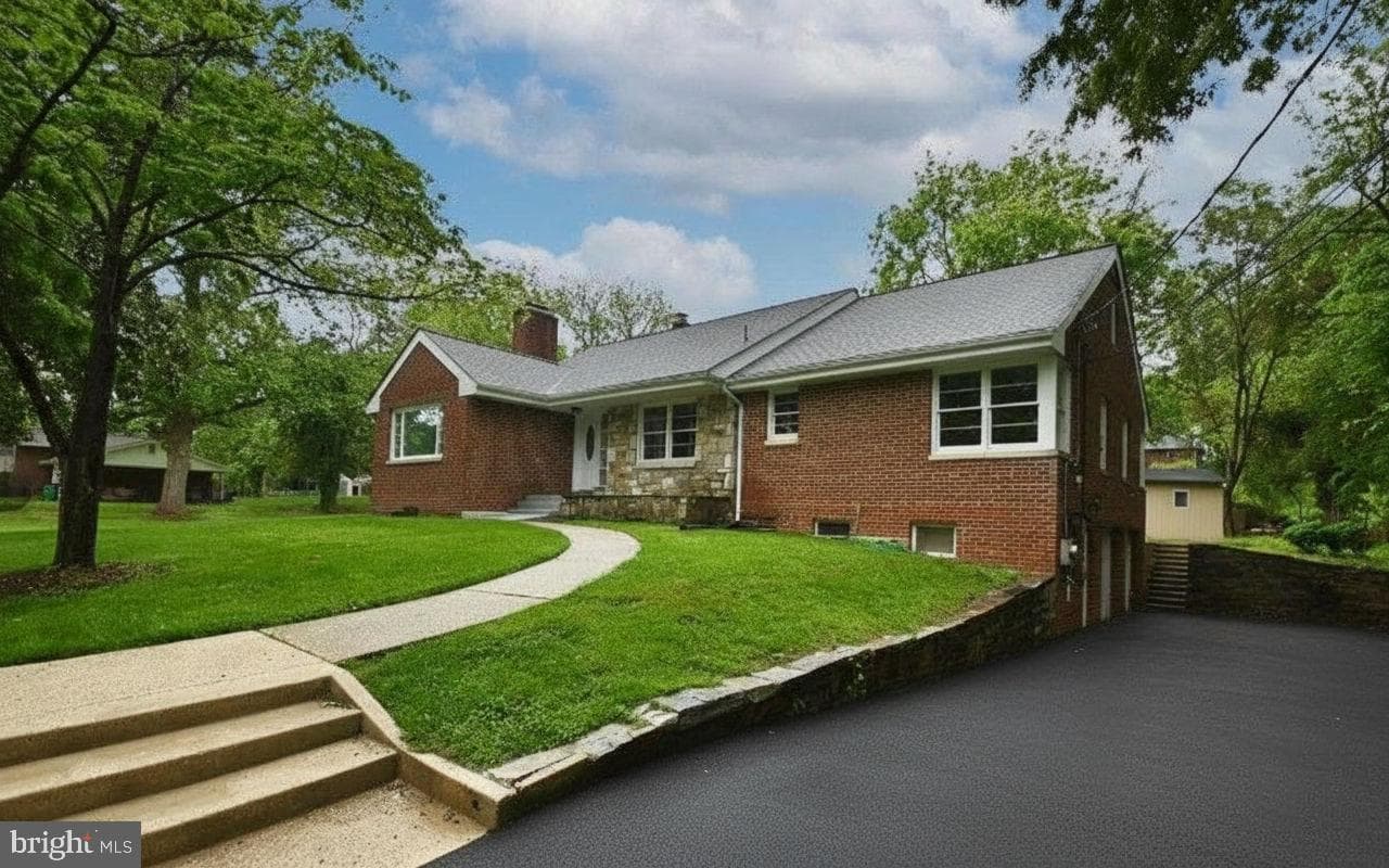 216 Careybrook Lane photo 2