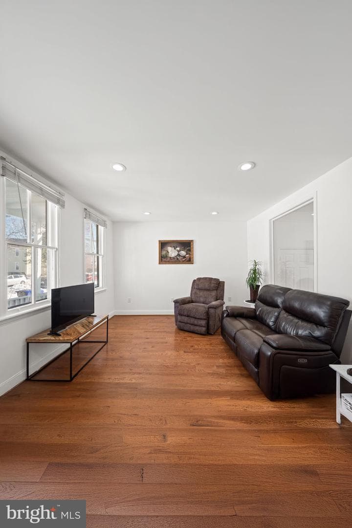 322 Laurel Avenue photo 10