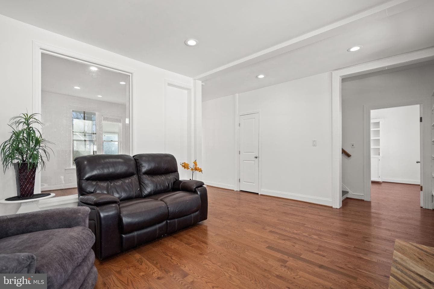 322 Laurel Avenue photo 8