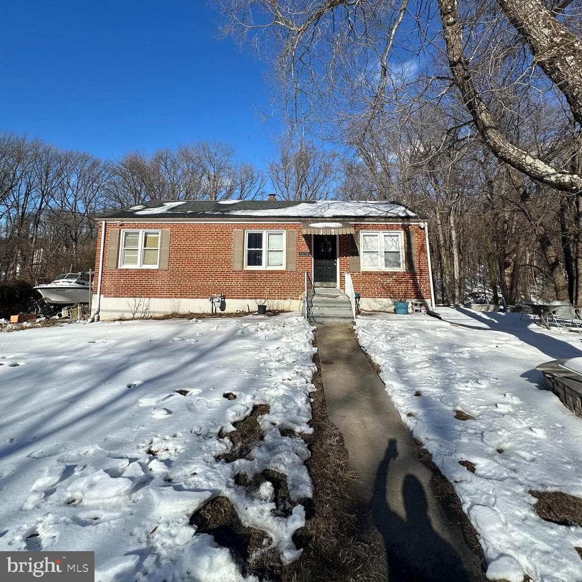 1610 Thomas Road photo 2